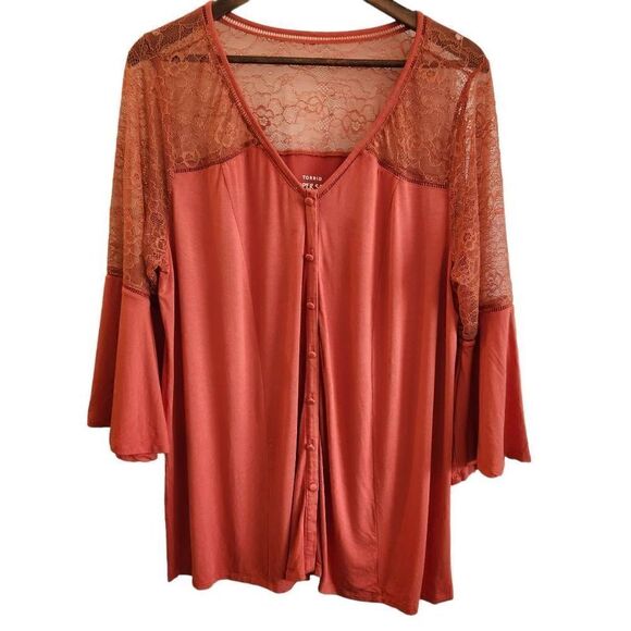 Torrid V Neck Super Soft Lace Inset Button Front Bell Sleeve Top Plus Size 1X - Picture 1 of 4